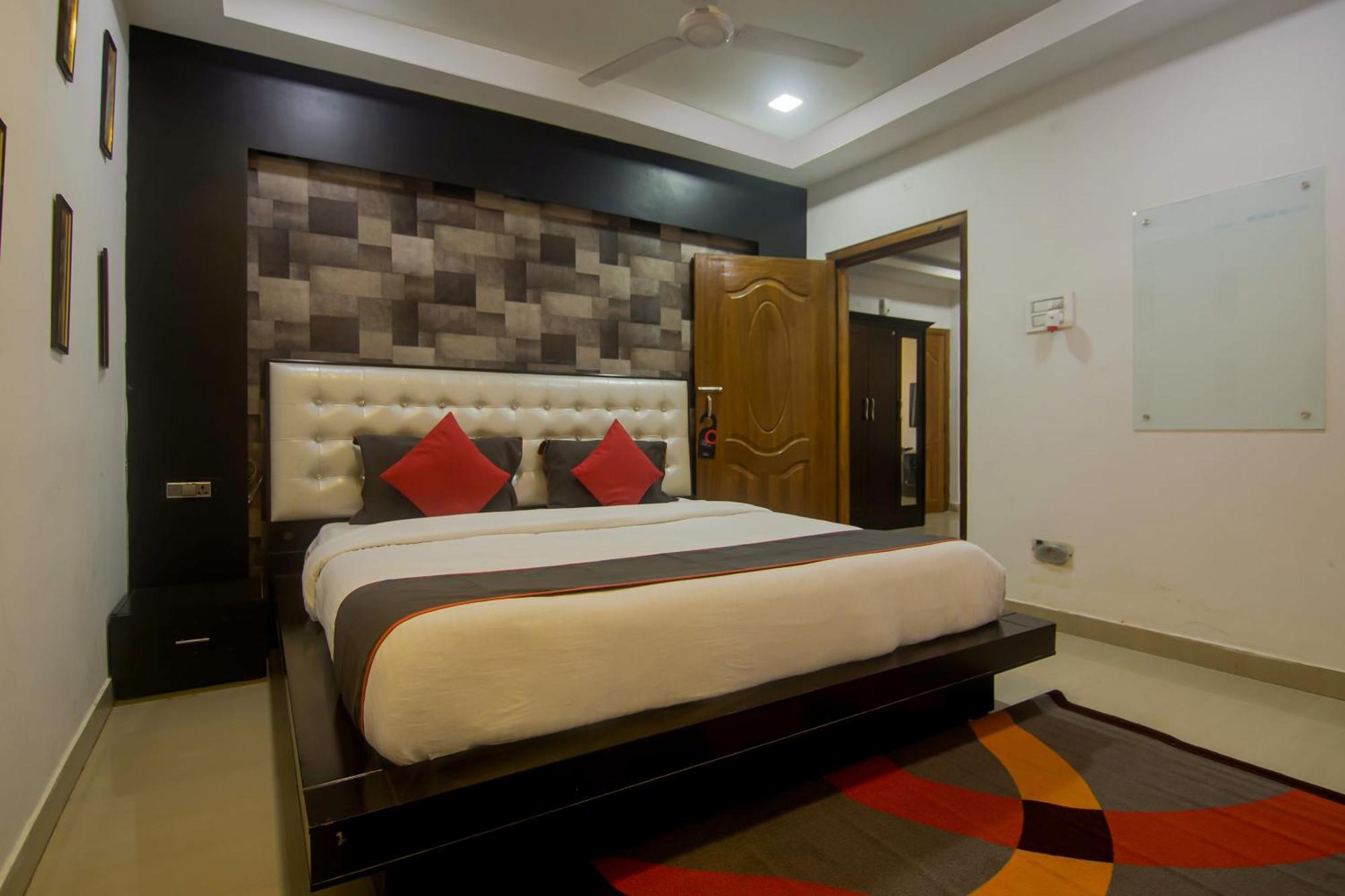 Hotel Collection O The Blu Bell Nizarapar Path Guwahati Exterior foto