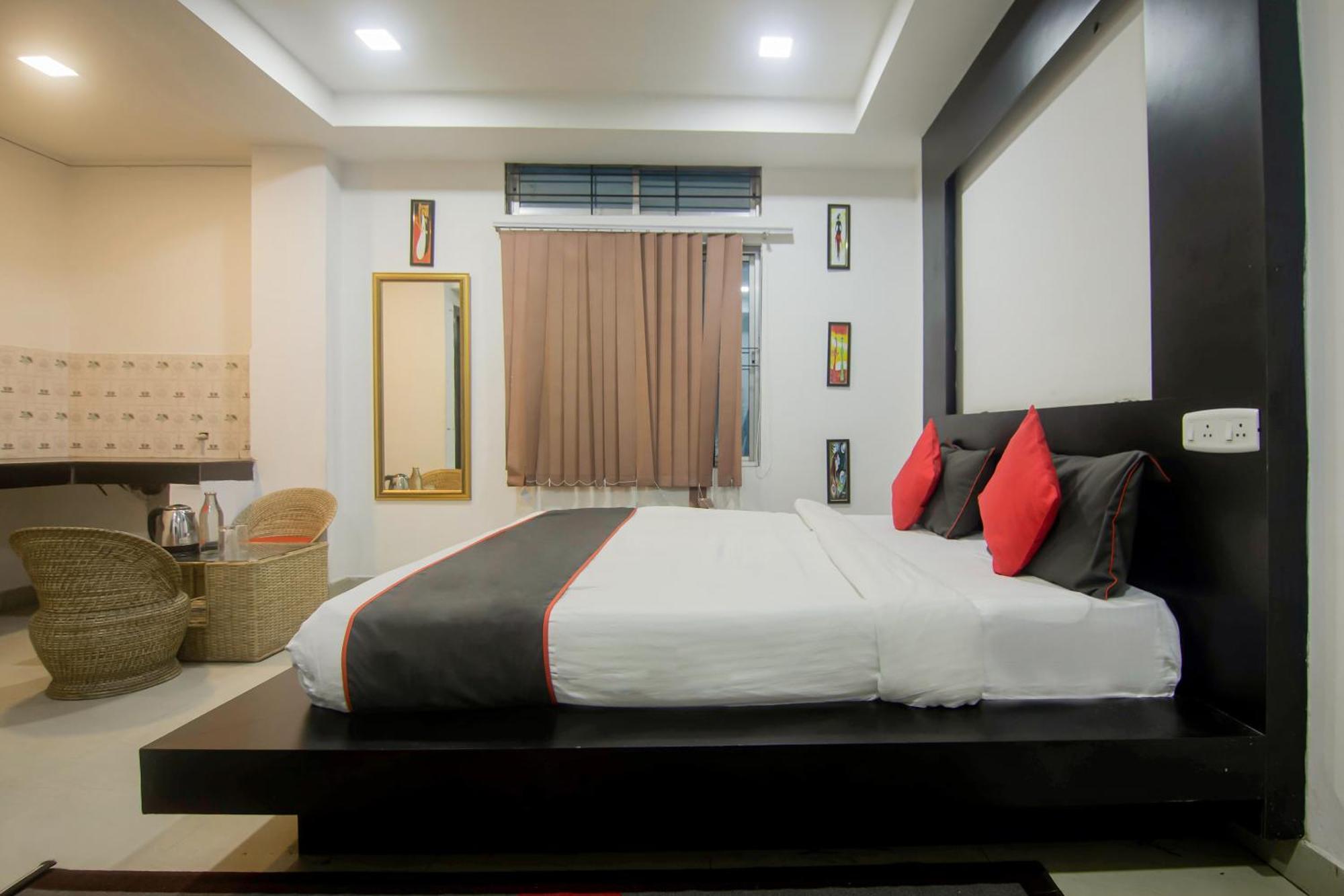 Hotel Collection O The Blu Bell Nizarapar Path Guwahati Exterior foto