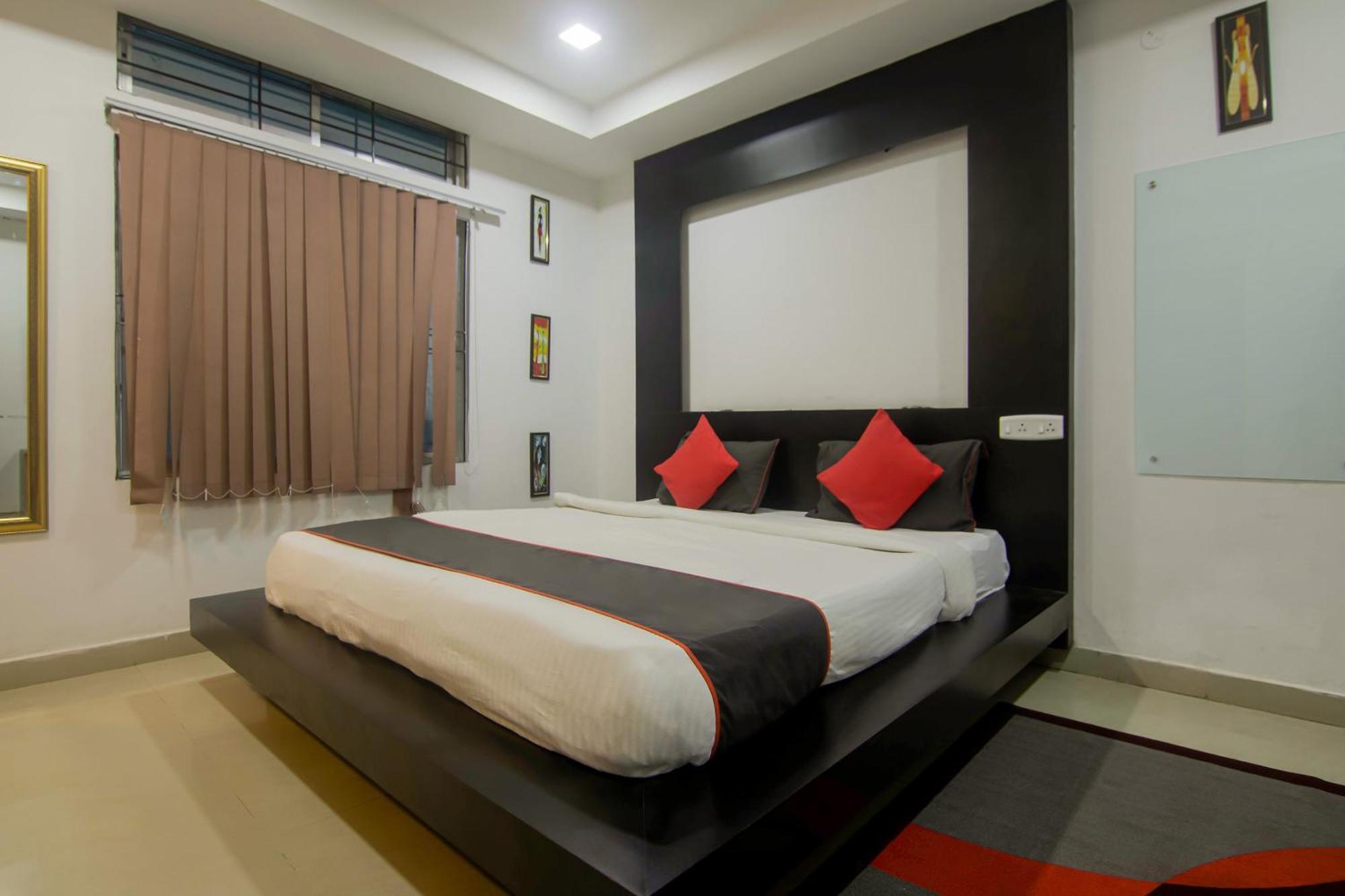 Hotel Collection O The Blu Bell Nizarapar Path Guwahati Exterior foto