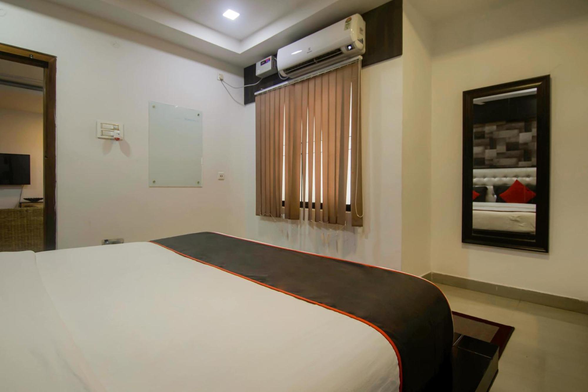 Hotel Collection O The Blu Bell Nizarapar Path Guwahati Exterior foto