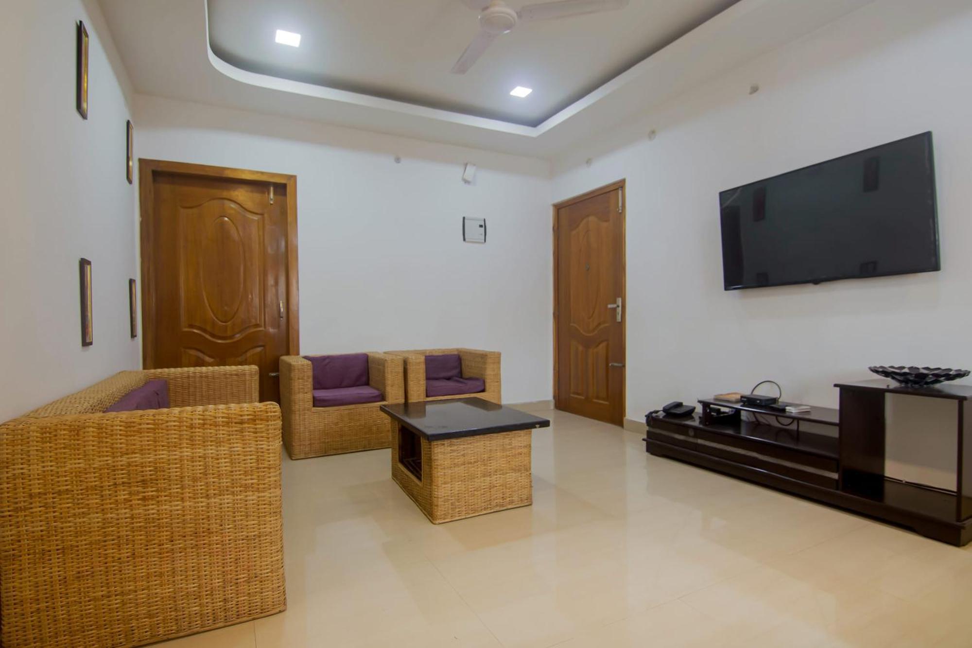 Hotel Collection O The Blu Bell Nizarapar Path Guwahati Exterior foto
